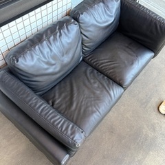 Lowya レザーソファーの画像