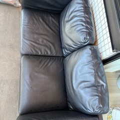 Lowya レザーソファーの画像