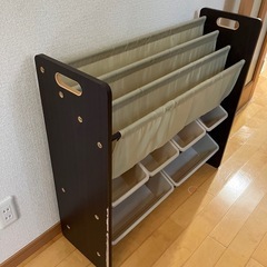 本棚おもちゃ入れの画像