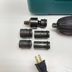 中古　makita　マキタ 6904 VH 12.7 mm 1/2 インパクトレンチ　4型　動作確認済　ビットアダプター・ユニバーサルジョイント付属有りの画像