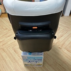 エールべべ チャイルドシートの画像