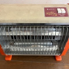 昭和レトロ　三洋電気製のファン付き遠赤ヒーターの画像