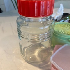 Tupperware社正規品密閉容器➕ガラス保存瓶の画像