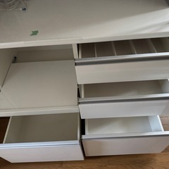 食器棚の画像