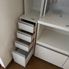 食器棚の画像