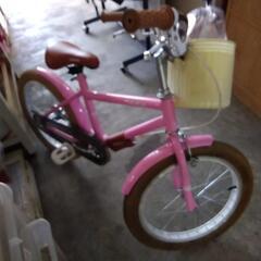 子供用自転車(補助輪、工具、空気入れ付き,グリップ割れあり)　84824の画像