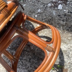 回転籐椅子の画像