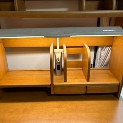 学習机　カギ、引出し、照明、コンセント付の画像