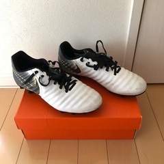 NIKEティエンポ 
サッカースパイク24.5cmの画像