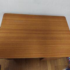 木製学習机の画像