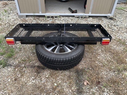 ヒッチキャリア　テールランプ付き