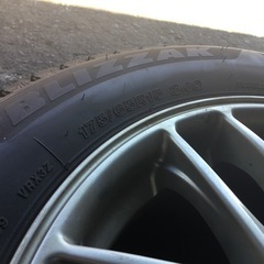 アクア スイフト175/65R15 アルミホイール付きスタッドレスタイヤ 4本の画像