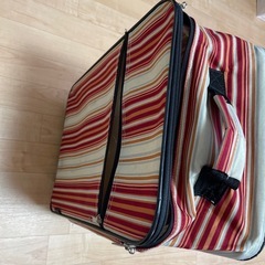 スーツケース　　キャリーケースの画像