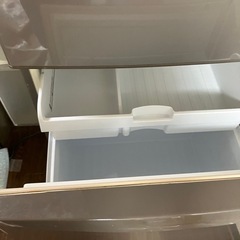 TOSHIBA４ドア冷蔵冷凍庫2009年製の画像