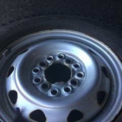 145R12 鉄ホイール付きスタッドレスタイヤ 4本の画像