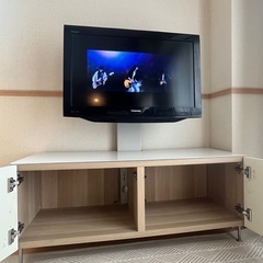 美品 廃盤モデル IKEA テレビ台120センチ　天面ガラス仕立ての画像