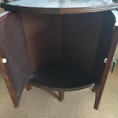レトロ家具 三角コーナー棚の画像