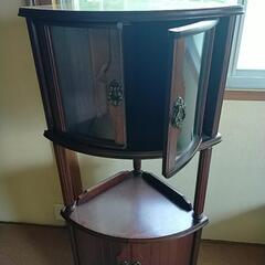 レトロ家具 三角コーナー棚の画像