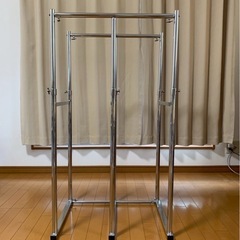 ハンガーラックの画像