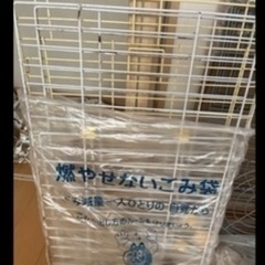 犬猫用ケージとヒーターの画像