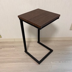 サイドテーブルの画像