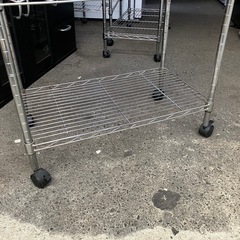 I2507-529 3段メタルラック キャスター付き 中古の画像