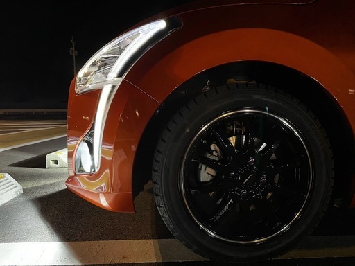 スタッドレスタイヤ 165/55R15 
アルミホイール付き