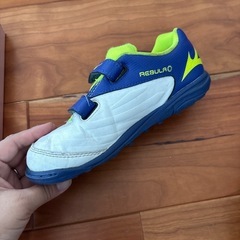 ミズノ　サッカー　トレーニングシューズの画像