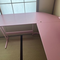 ゲーミングテーブルの画像