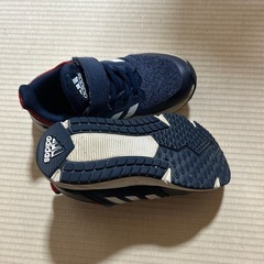 adidas 18センチの画像