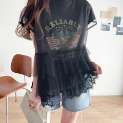 新品未使用タグ付き。Javaジャバコラボ》チュールレイヤード＆グラフィックプリントTシャツ2点セットが嬉しい♪マルチウェイバックティアード レースチュール＆ロックTの画像