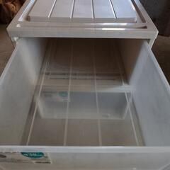 衣装ケース　プラスチック　2個の画像