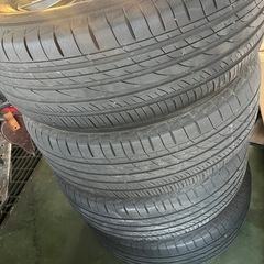 SUV タイヤ　ホイール　225/65 R17 の画像