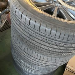 SUV タイヤ　ホイール　225/65 R17 の画像