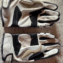 KUSHITANI バイクグローブの画像