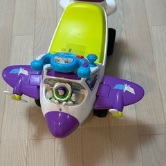 バスライトイヤー　飛行機の画像