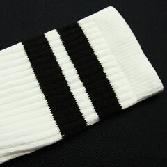 (2737) SkaterSocks (スケーターソックス) ロングソックス 靴下 男女兼用 ソックス チューブソックス Knee high White tube socks with Black stripes style 2 (22インチ) スケボー SK8 SKATE スケートボードの画像