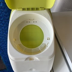 アップリカの「におわなくてポイ 消臭タイプ 本体 グリーン」という紙おむつ処理ポットですの画像
