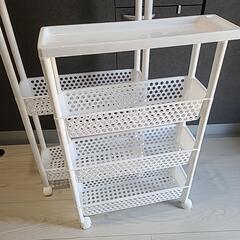 白ラック2つの画像