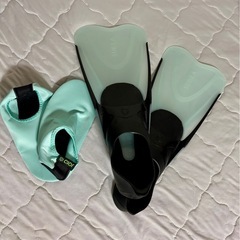 水中カメラとシュノーケリング重器材セットの画像