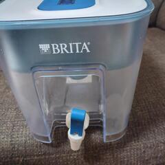 BRITA 浄水器 ろか水容量4.85L カートリッジ無しの画像