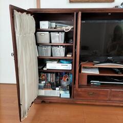 アンティークなテレビ台の画像
