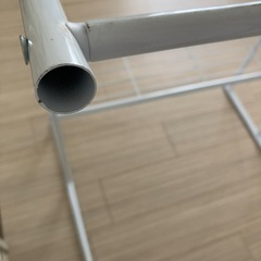 押入れ用ラック付きハンガーの画像