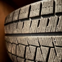 225/45/18冬タイヤ 美品 バリ溝 RevoGZの画像