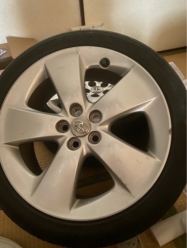 30プリウス純正タイヤ