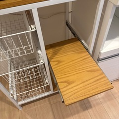 決まりました。食器棚の画像