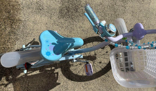 アナと雪の女王子供用自転車エルサキッズバイク16インチ室内保管