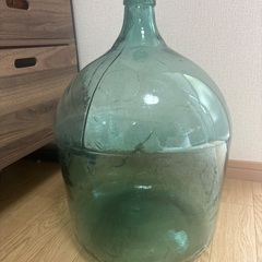 デミジョンボトル　大きい　ガラス瓶　花瓶の画像