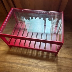 ガラスローテーブルの画像