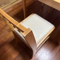 ダイニングテーブルチェアセットの画像